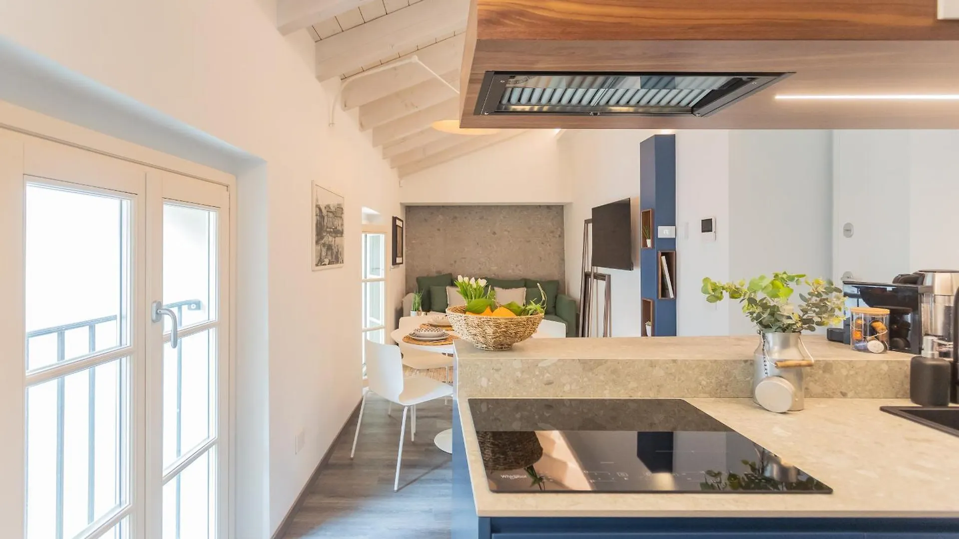 Muralto'S Nest By Rent All Como Lägenhet