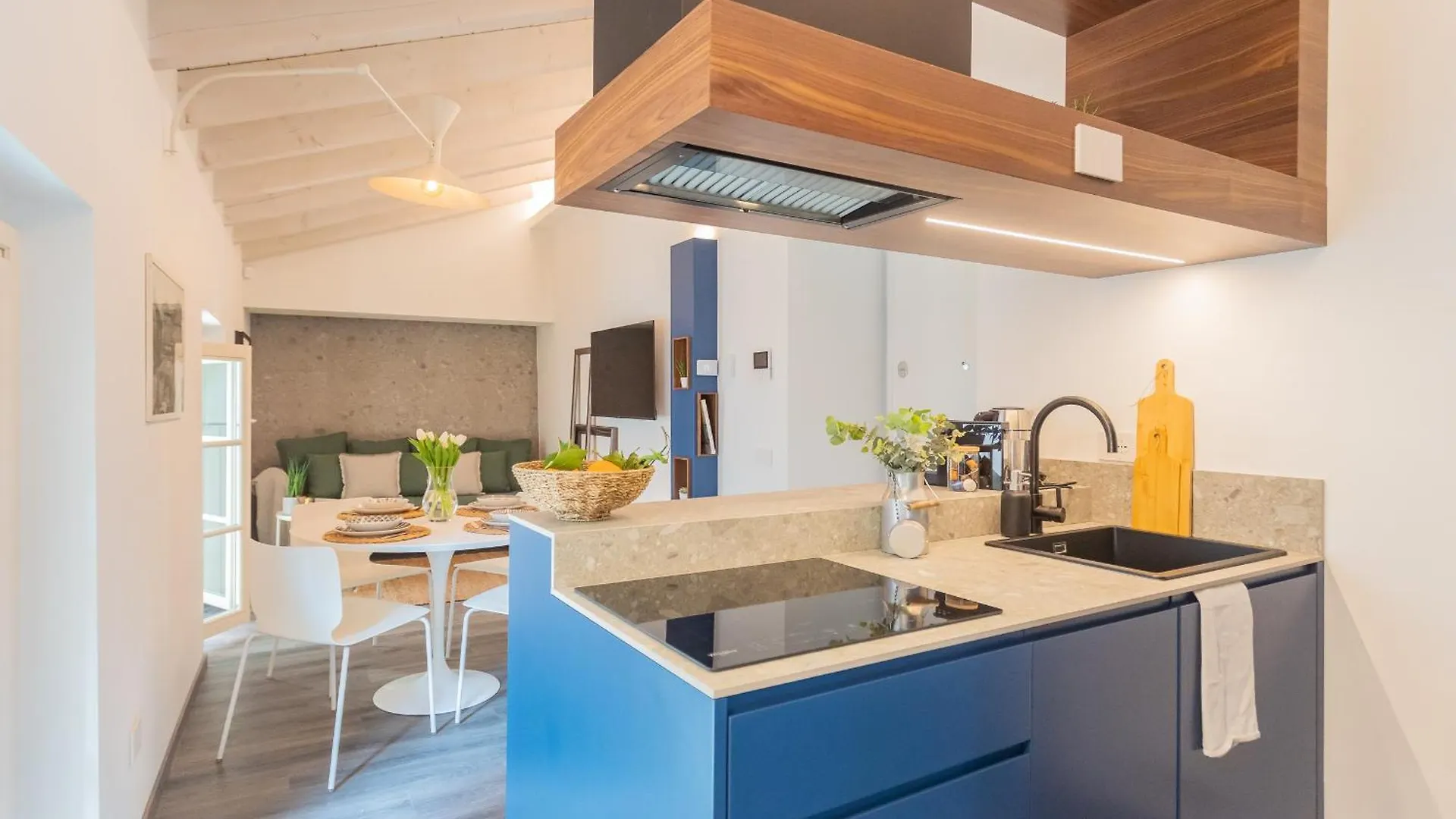 Muralto'S Nest By Rent All Como 0*,  Italien